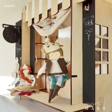 király- királylány öltöztethető báb pár, bábszínház készlet, ruhákkal, koronákkal