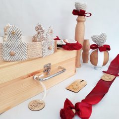   szív királyság szerep-, drámajáték szett fabőröndben, koronákkal, királyi jelvényekkel, jelmezekkel