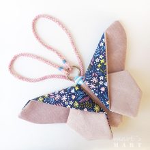 Pillangó szárny - origami - mini hátizsák, rózsaszín - sötétkék virág mintás