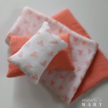 babaház - ágynemű készlet, fehér - rózsaszín-szív-mintás